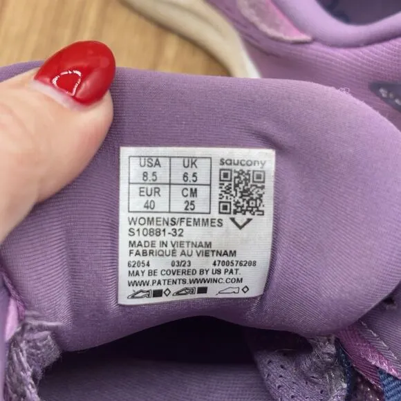 Saucony Triumph 21 Women's Size 8.5 Road Running Shoes Sneakers Grape Indigo