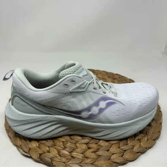 Saucony Triumph 22 Running Shoes White Foam Size 10 Women's