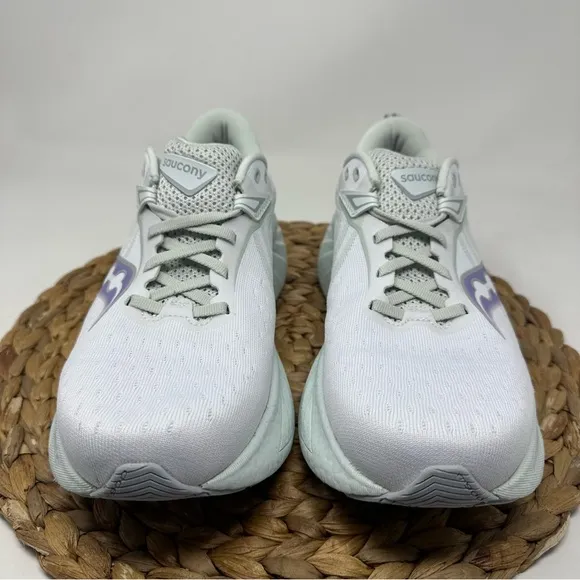 Saucony Triumph 22 Running Shoes White Foam Size 10 Women's