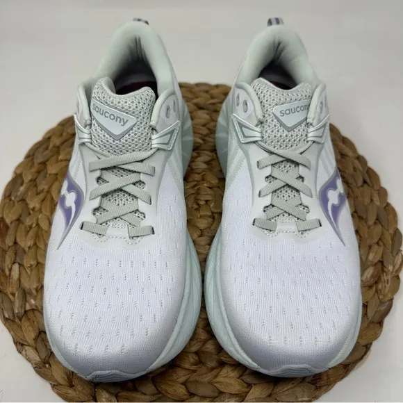 Saucony Triumph 22 Running Shoes White Foam Size 10 Women's
