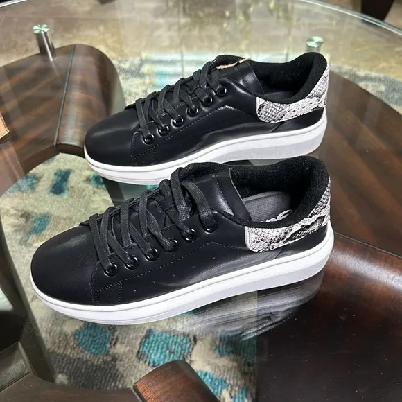 Seven7 Womens Sz 9 l Blk Snake White Sole Casual Shoes Miki Sneaker
