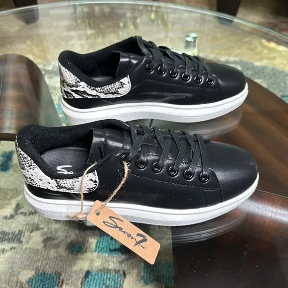 Seven7 Womens Sz 9 l Blk Snake White Sole Casual Shoes Miki Sneaker