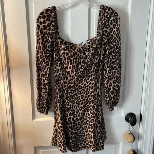 Sexy, beautiful reformation, leopard print corset dress super flattering 4  💕💋💅