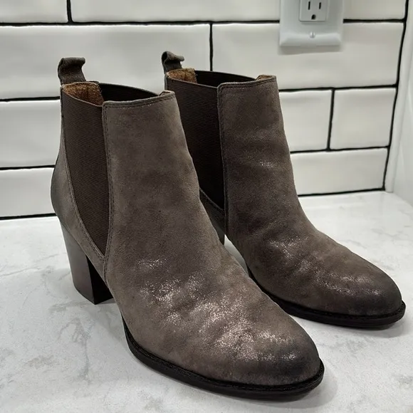 Sofft Welling Leather Smoke‎ Metallic Distressed Chelsea Boots Shoes Size 9M