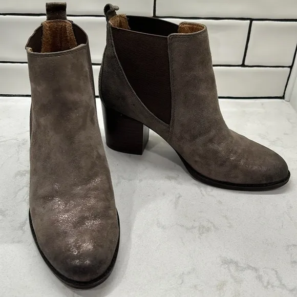 Sofft Welling Leather Smoke‎ Metallic Distressed Chelsea Boots Shoes Size 9M
