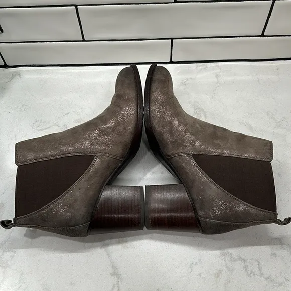 Sofft Welling Leather Smoke‎ Metallic Distressed Chelsea Boots Shoes Size 9M