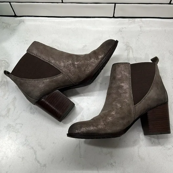 Sofft Welling Leather Smoke‎ Metallic Distressed Chelsea Boots Shoes Size 9M