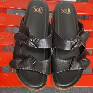 Sofft Leather Bow Strapps Upper Slip On Sanda