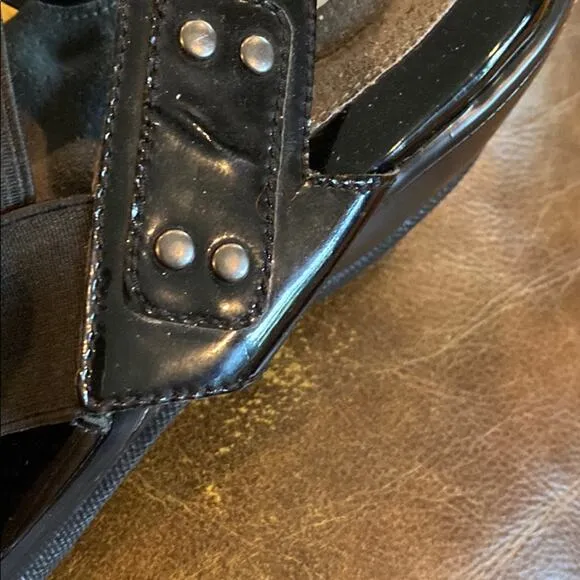 Soft Walk 8.5W patent black slip on sandals