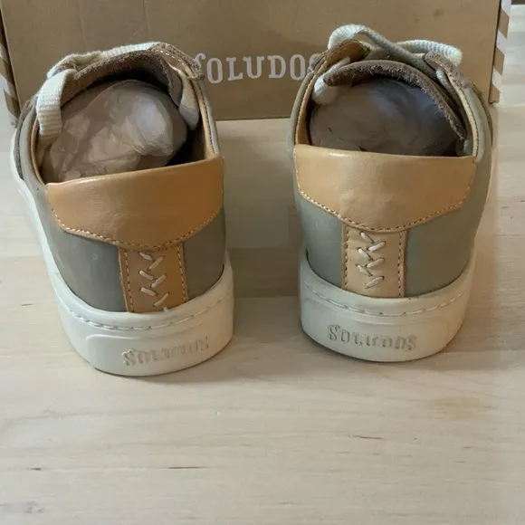 Soludos Ibiza Classic Sneakers NIB Light Grey Leather Shoes Size 5