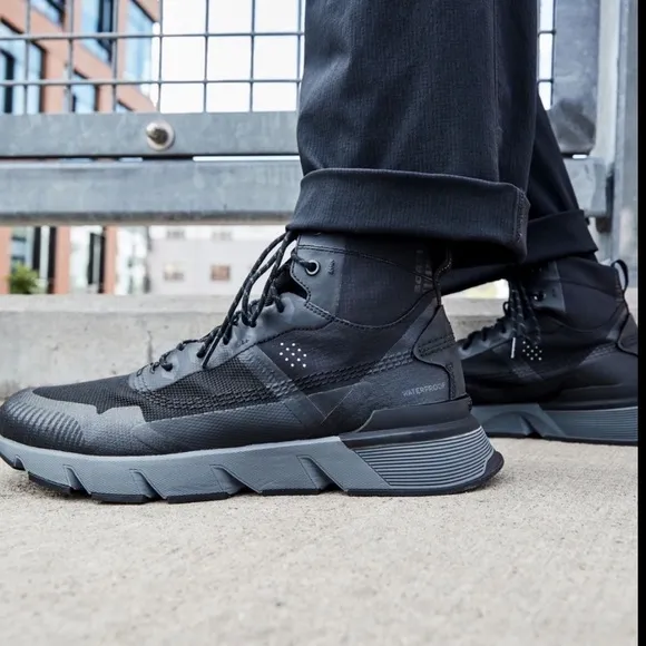 SOREL Boots Men's Kinetic Rush Mid Waterproof Sneakers