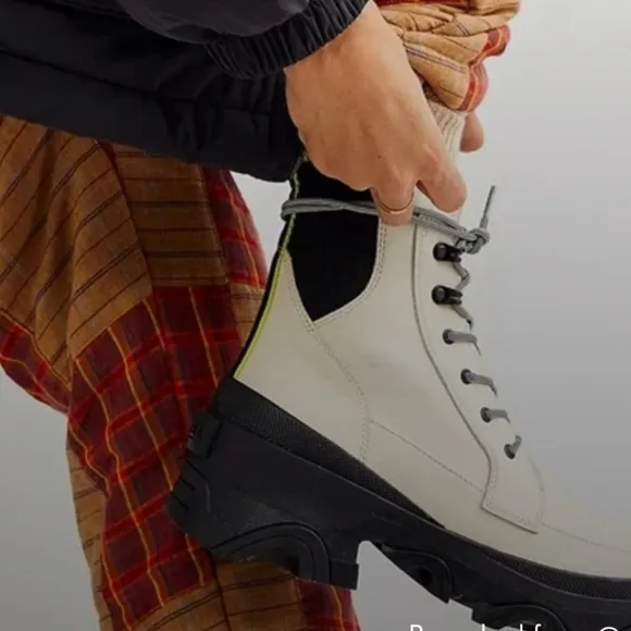 SOREL BREX LEATHER WATERPROOF ANKLE BOOTS SIZE 8.5