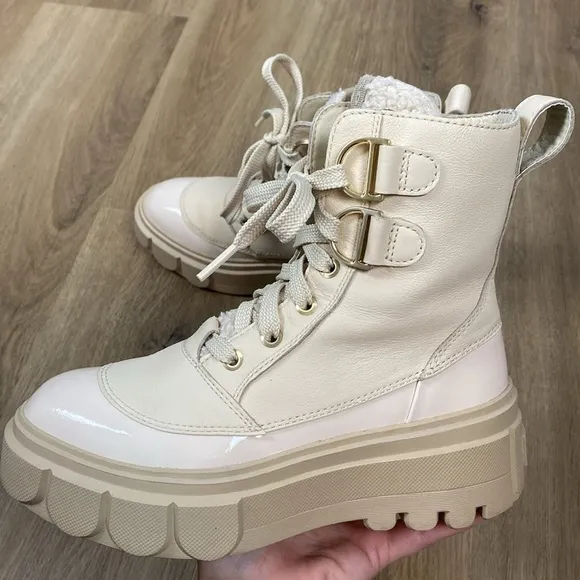 Sorel Caribou X Waterproof Lace-Up Platform Boots with Sherpa size 6
