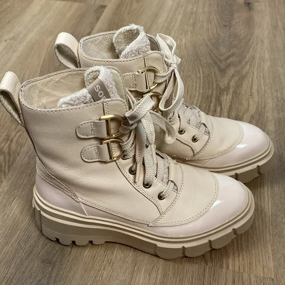 Sorel Caribou X Waterproof Lace-Up Platform Boots with Sherpa size 6