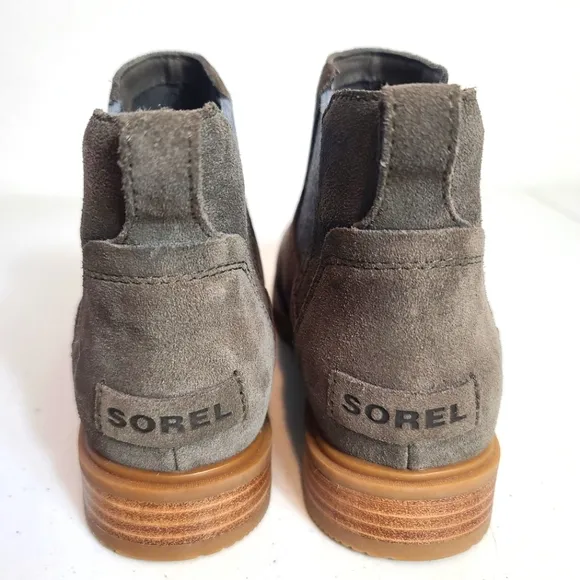 SOREL Emelie III Women's Waterproof Chelsea Ankle Boots in Major Gum Siz…