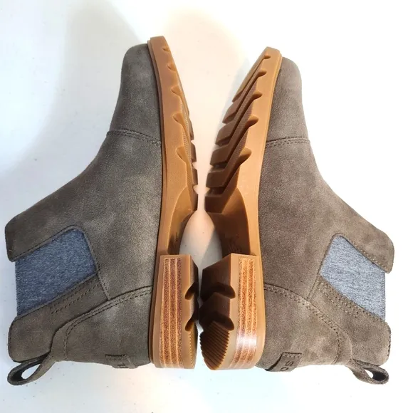 SOREL Emelie III Women's Waterproof Chelsea Ankle Boots in Major Gum Siz…