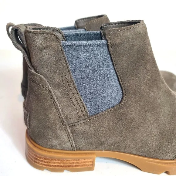 SOREL Emelie III Women's Waterproof Chelsea Ankle Boots in Major Gum Siz…