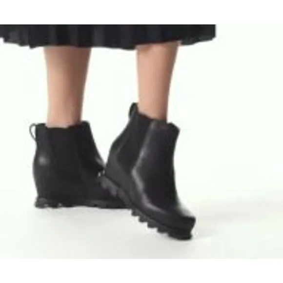 Sorel Joan of Arctic Bootie Womens Size 8 Black Chelsea Suede Wedge Boots