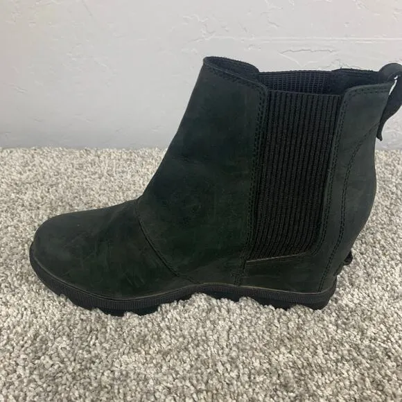 Sorel Joan of Arctic Bootie Womens Size 8 Black Chelsea Suede Wedge Boots