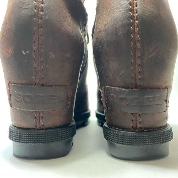 Sorel Joan of Arctic II Cattail Brown Leather Lace Up Wedge Boots, size 5.5