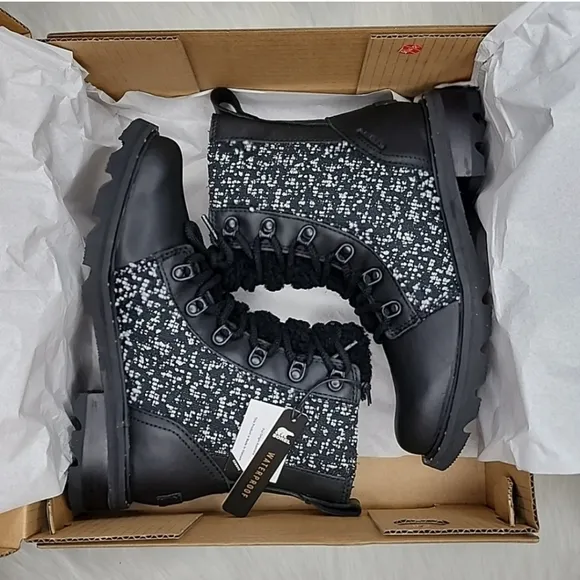 SOREL Lennox Lace Cozy Black Waterproof Boots