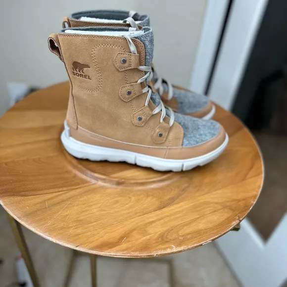Sorel NWB Size 9 Explorer Next Joan WP in Tawny Buff , moonstone boots