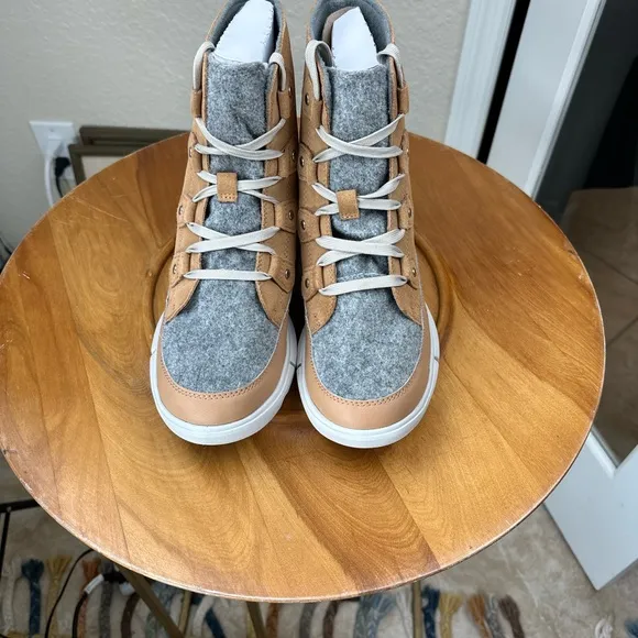 Sorel NWB Size 9 Explorer Next Joan WP in Tawny Buff , moonstone boots