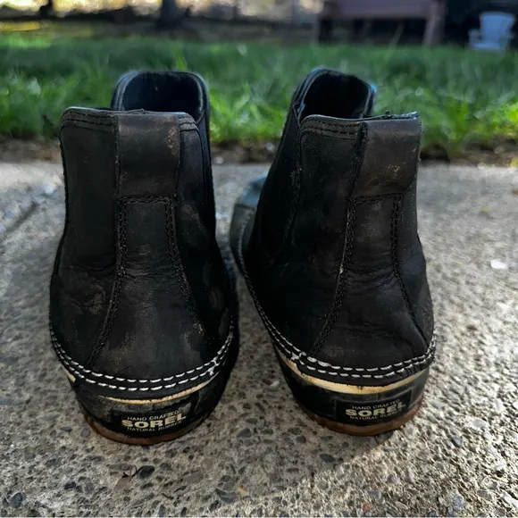sorel out n about black chelsea duck boots - size 11