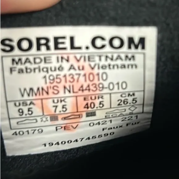 Sorel Out N About III Puffy Zip Boots Size 9.5