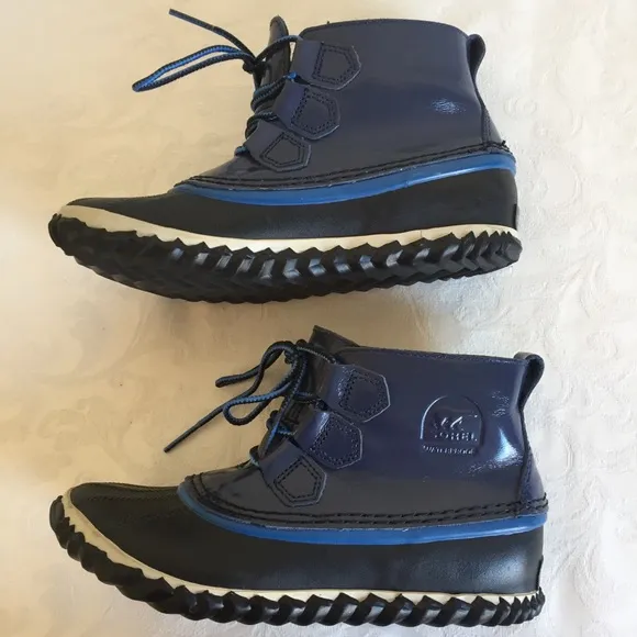 Sorel Out N About Plus Boots. Navy