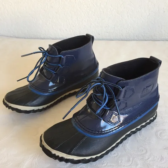 Sorel Out N About Plus Boots. Navy