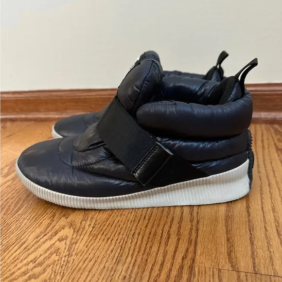 Sorel Puffy Waterproof Boots Womens 9.5 Black