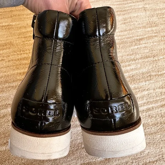 Sorel Rain Boots Harlow Zip Waterproof Black Shiny Patent Ankle Booties Size 7.5