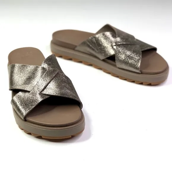 Sorel Roaming criss cross slides sandals crackle metallic silver like new 10