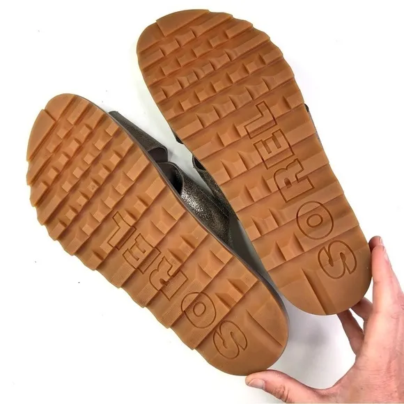 Sorel Roaming criss cross slides sandals crackle metallic silver like new 10