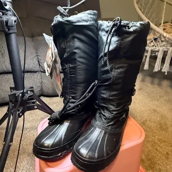 Sorel Snow Lion Women’s Winter Boots Black Size 10 NWT Made in Canada