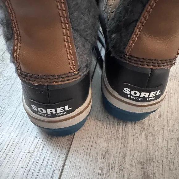 Sorel Tofino Felt Quilted Boots Fur Lace Up Waterproof Women's Size 6