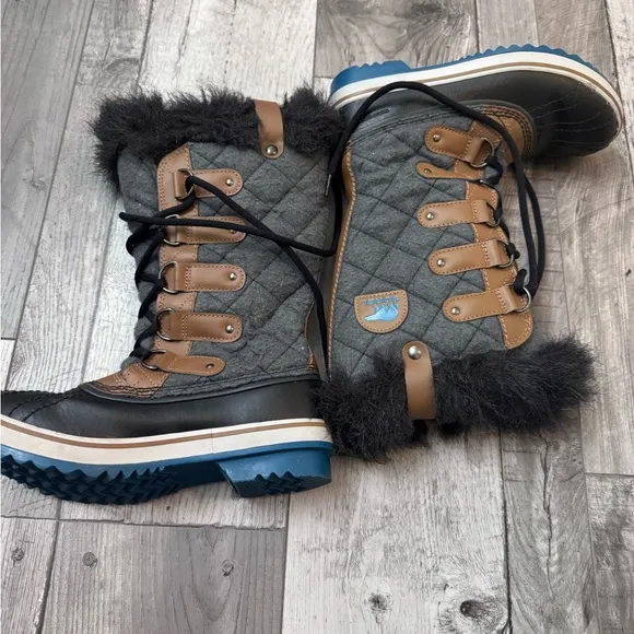 Sorel Tofino Felt Quilted Boots Fur Lace Up Waterproof Women's Size 6