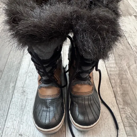 Sorel Tofino Felt Quilted Boots Fur Lace Up Waterproof Women's Size 6