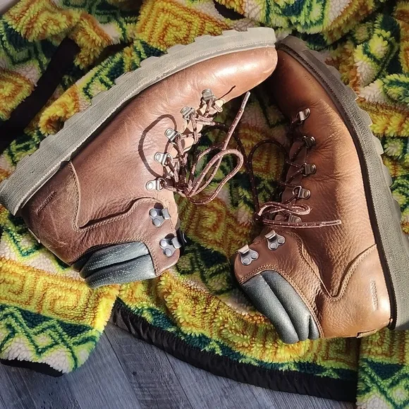 Sorel waterproof Brown and grey leather size 11