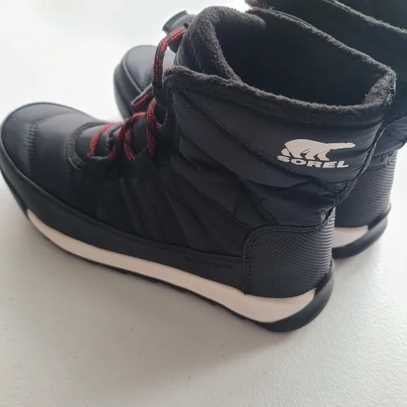 Sorel Whitney ll Short Lace Waterproof Boots Youth Sz 4