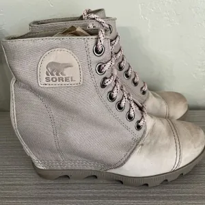 Sorel Womens Joan of Arctic Wedge II Waterproof Boots Omega Taupe Size 8.5