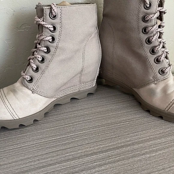 Sorel Womens Joan of Arctic Wedge II Waterproof Boots Omega Taupe Size 8.5
