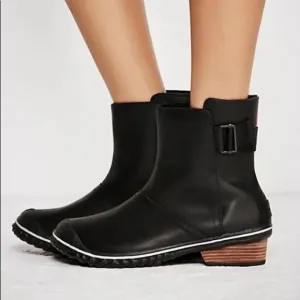 Sorel women's Slimboot Shortie black ankle boots 8.5 leather