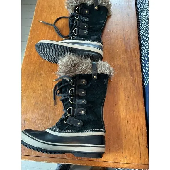 Sorel black suede Joan of Arc boots 7