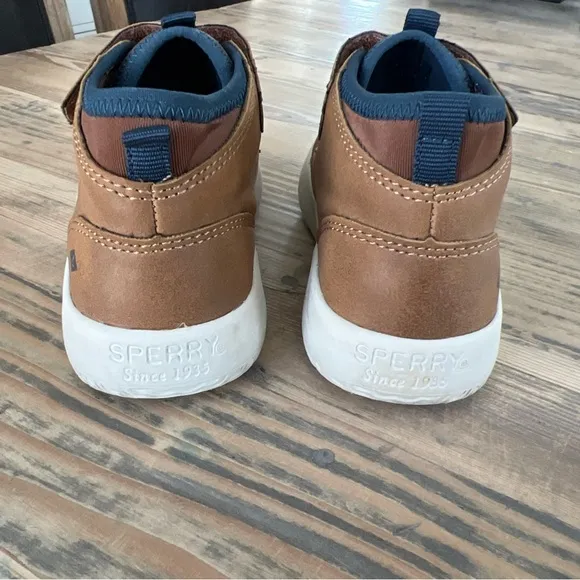 Sperry Coastal Break Chukka Boot - Kids / Toddler / Little Kid Boys Size 9 GUC
