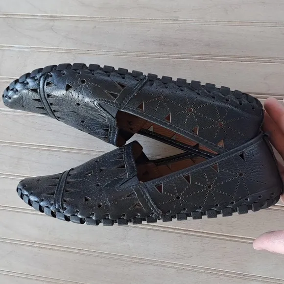 Spring Step Fusaro Comfort Black leather Cut Outs Everyday Quality loafer Flats