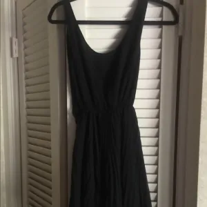 Stella&amp; Jamie black pleated skirt silk tie dress