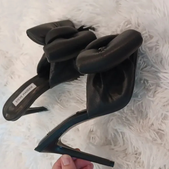 Steve Madden Indulge 100% Soft Leather Sandals Oversized Dramatic Bow! NEW SZ 7