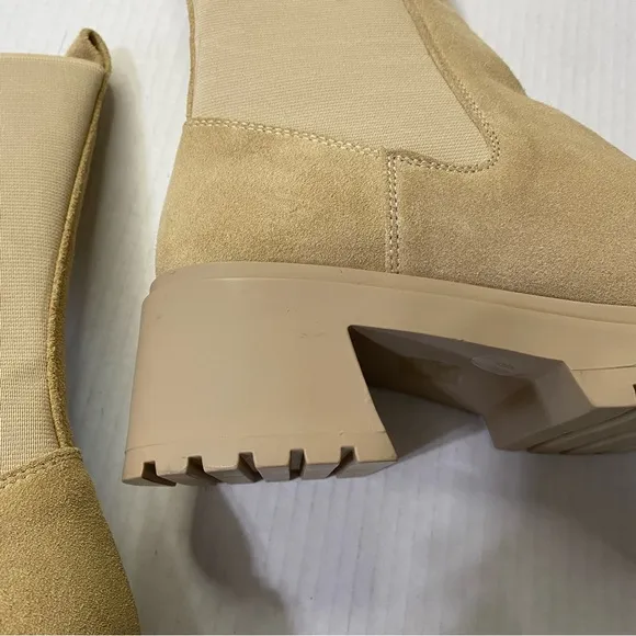 Steve Madden Womens Size 8 Chelsea Boots Beige Hesitant Round Toe Block Heel